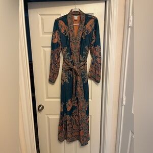 Soft Surroundings Elegant Paisley Long Sleeve Belted Robe